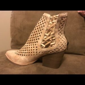 Coconuts by Matisse Boots